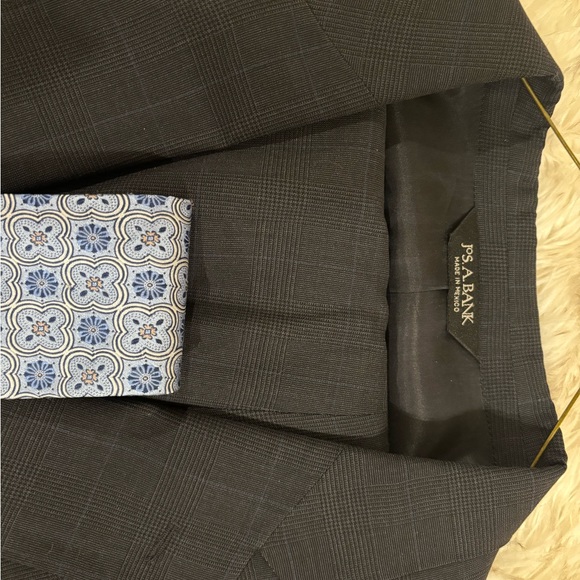 Men’s suit - Picture 6 of 7